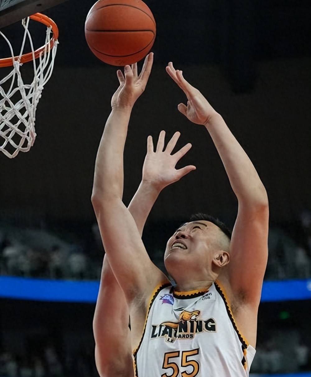 青岛男篮突然爆发！一举反超赛程