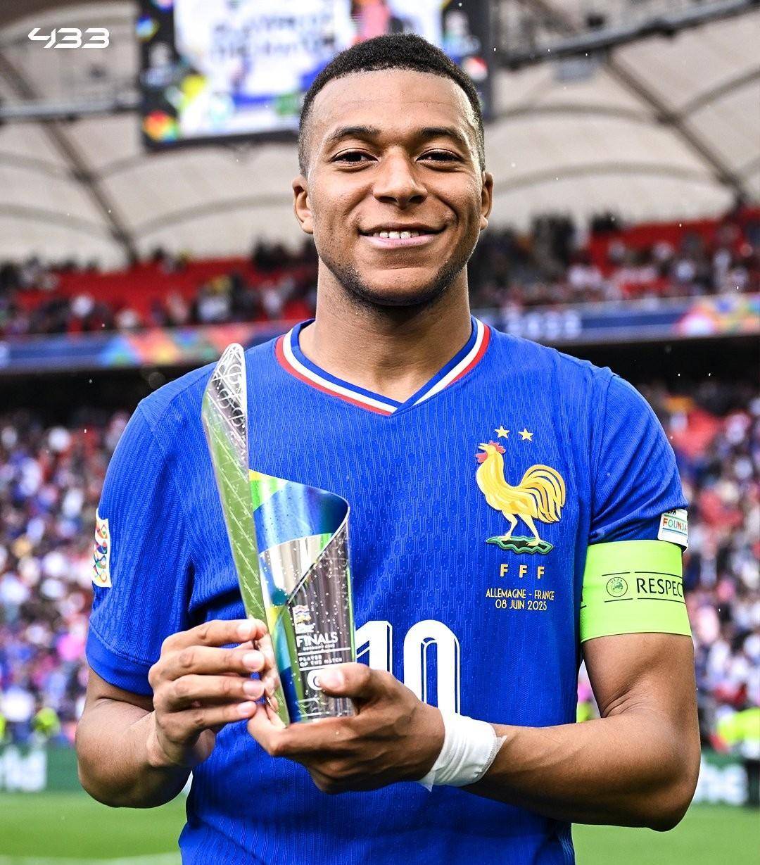 乐鱼-包含葡萄牙选手喜获金牌，笑逐颜开的词条