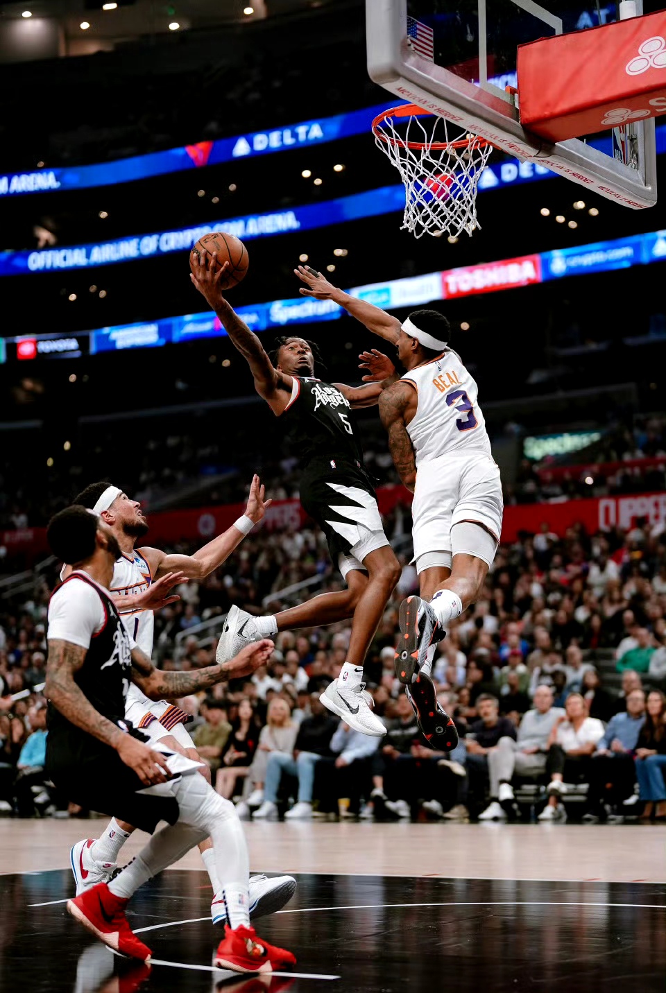 太阳胜快船，布克20投15中