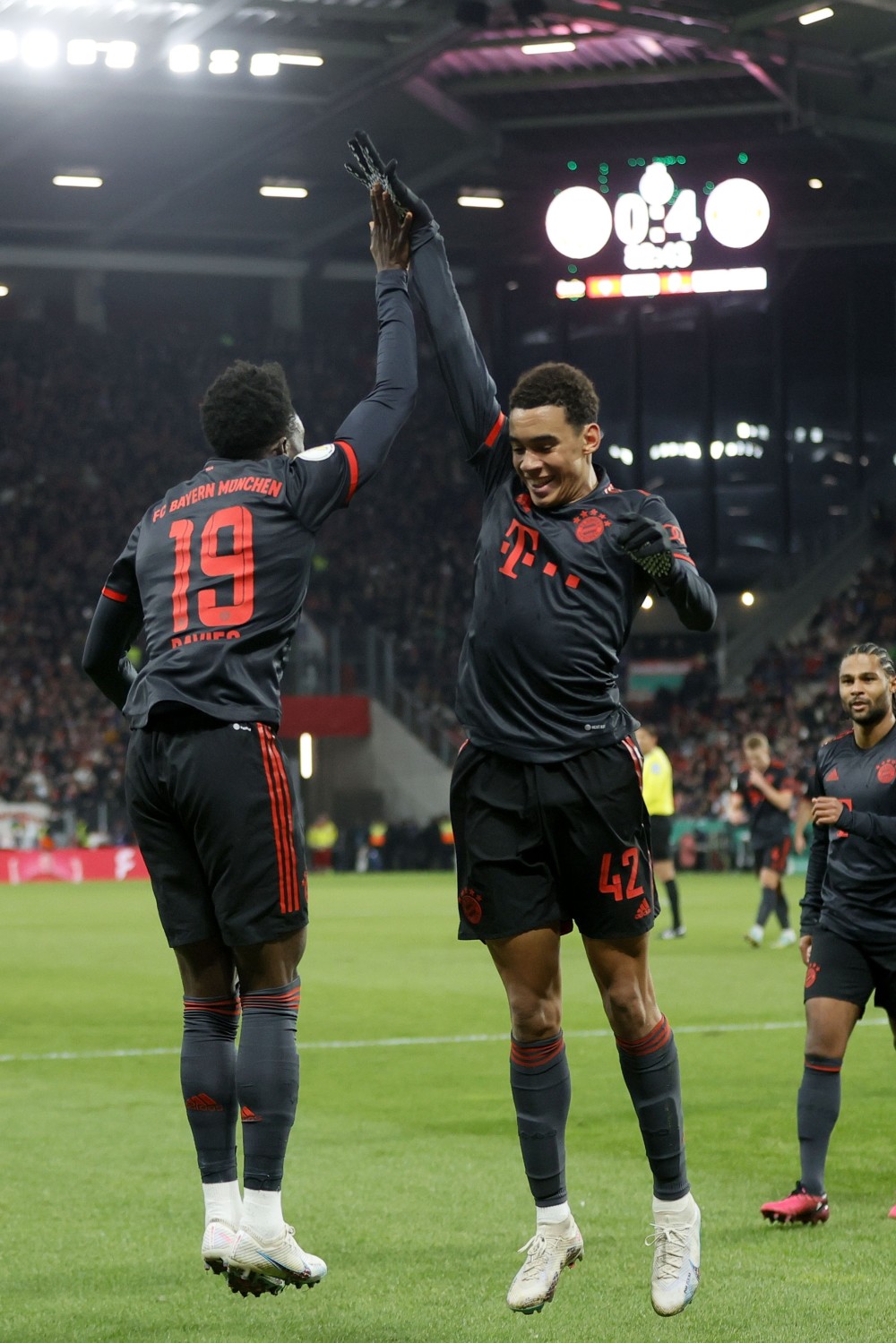 拜仁2-3什克因全队挽回荣誉德国杯再无同城大战。的简单介绍